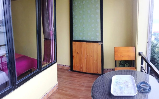 Le Pont Bungalow Hostel