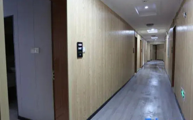 Nuosheng Business Hotel (Ninghai Xingning Middle Road)
