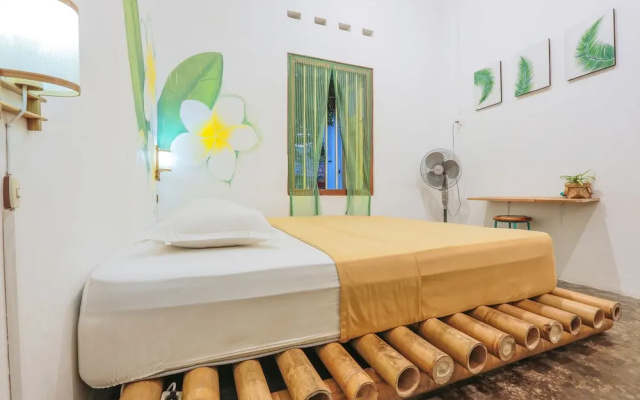 Snooze Guesthouse Yogyakarta - Hostel