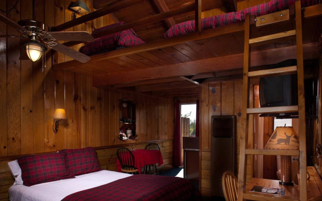 Idyllwild Bunkhouse