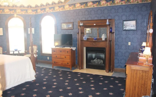 Apple Crest Inn