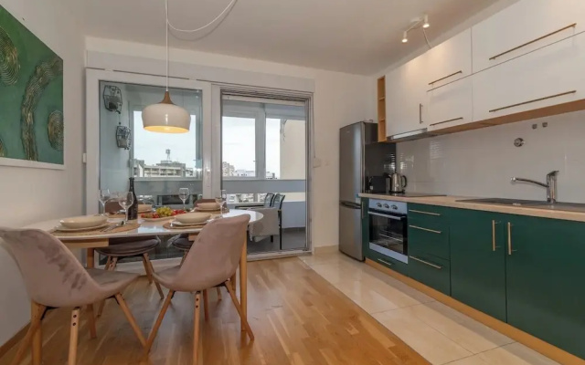 Zozo, Modern Two-Bedroom Suite