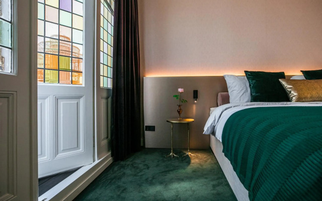 B&B N10