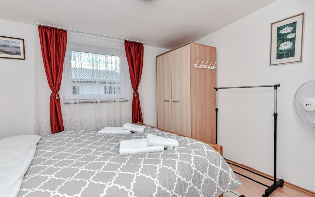 Apartments Ladika