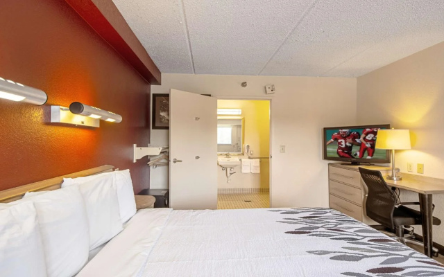 Red Roof Inn Canton
