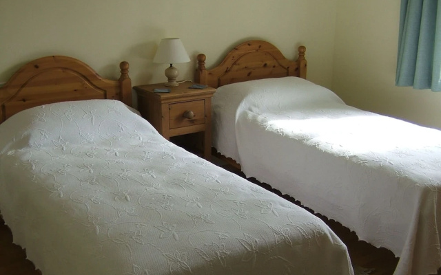 Classic Holiday Home in Riec-sur-bélon With Private Garden