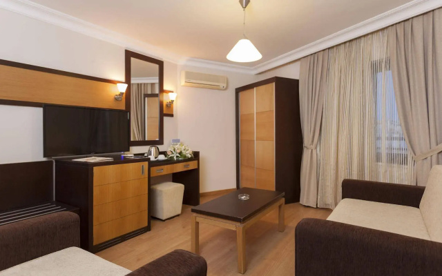 Kandelor Hotel