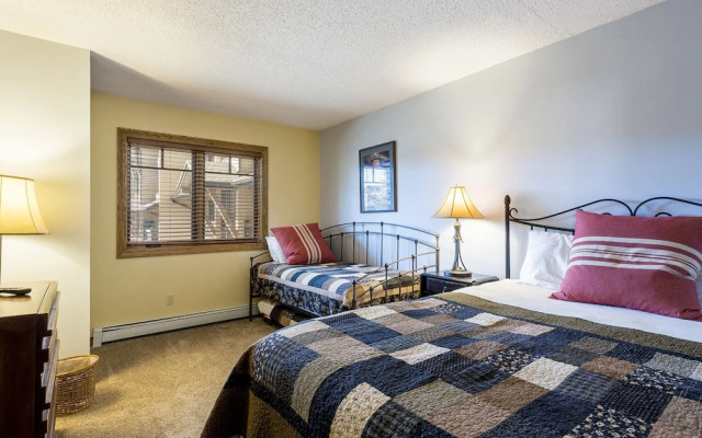 Phoenix 207 2 Bedroom Condo by Redawning