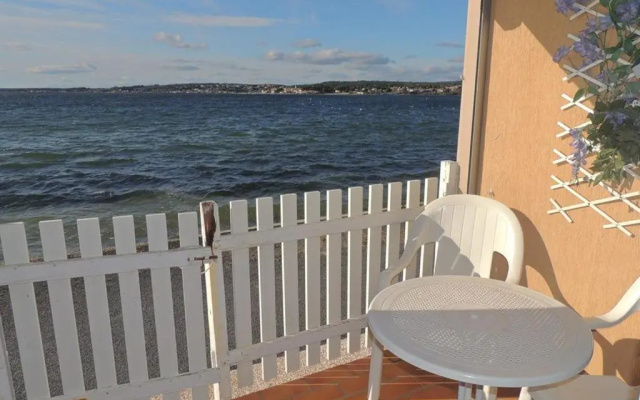 Appartement Balaruc-les-Bains, 1 pièce, 2 personnes - FR-1-571-38