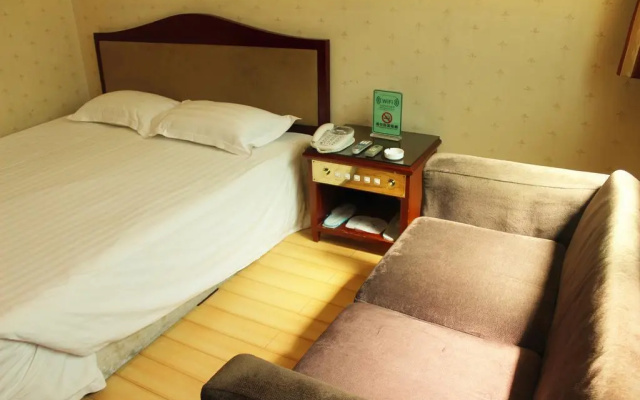 Rongbao Hotel