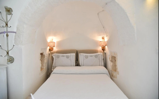 Trullo Albamarina with sea view Pool