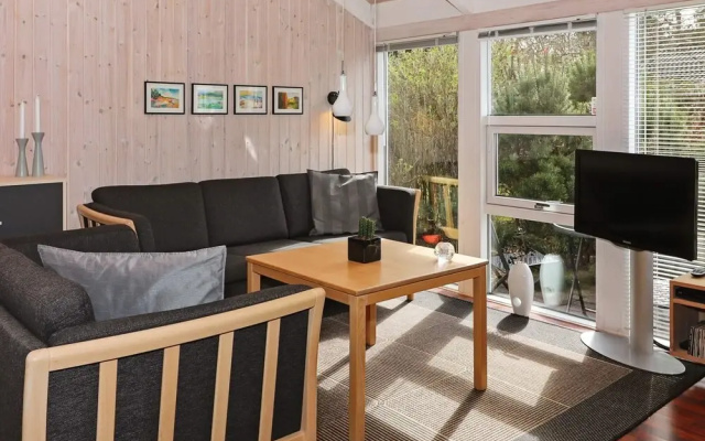 Unique Seaside Holiday Home in Hadsund near Terrace