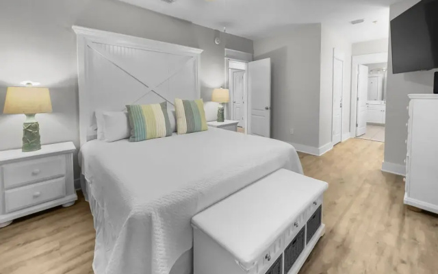 Lagoon Lounge 3 Bedroom Condo by Redawning