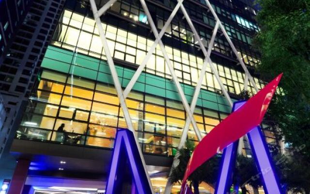 Отель Mode Sathorn Бангкок вид на фасад