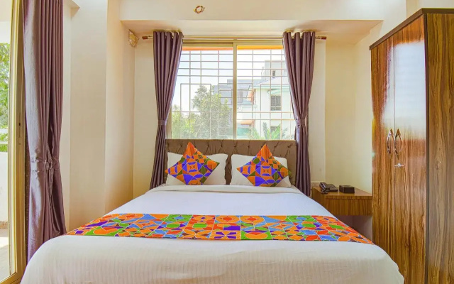 FabHotel Red Velvet & Suites