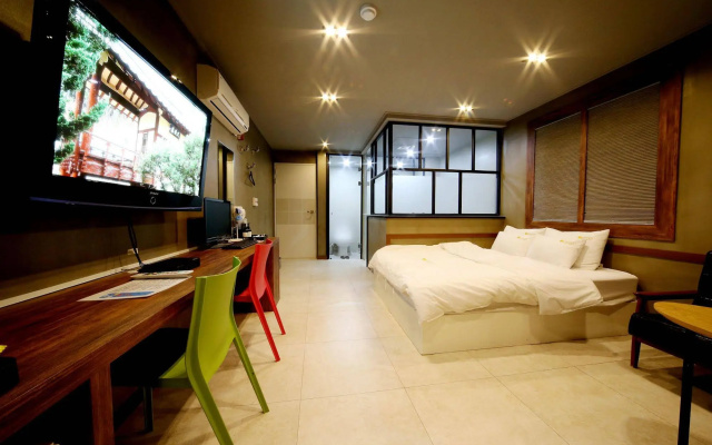Seven Motel