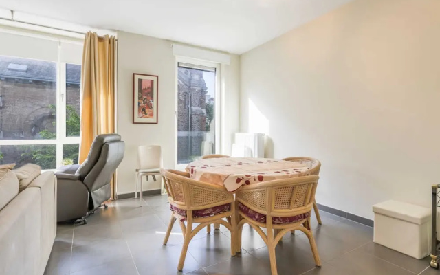 Spacious Apartment With Terrace