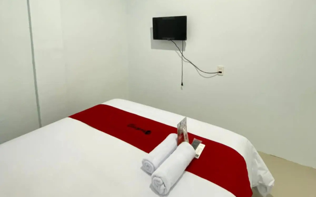 RedDoorz near Thamrin Plaza Medan 2