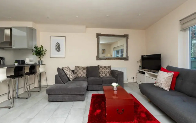 Bright & Contemporary 1bedroom Annexe - Herne Hill!
