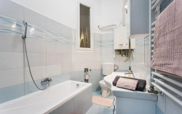 BpR Turquoise Simplicity Apartment