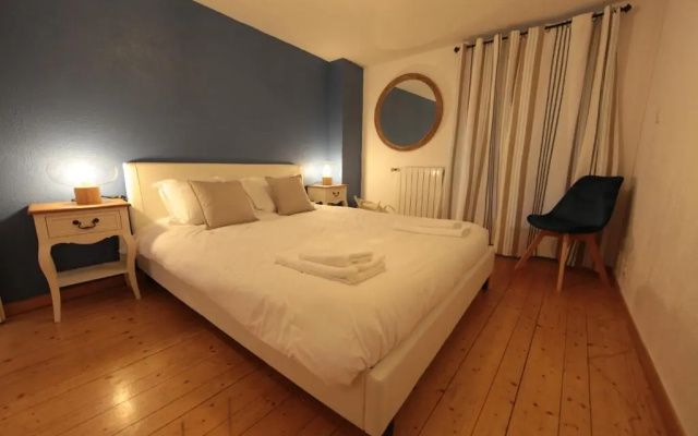 L'escalier du Château - T4 duplex 9 couchages