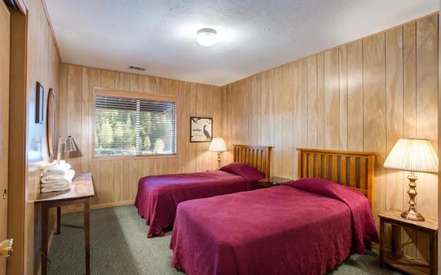 64 River Lodge