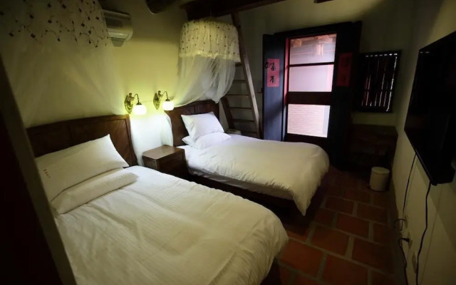Tomato red classical Homestay