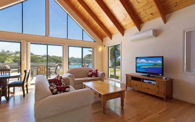 Snug Cove Villas