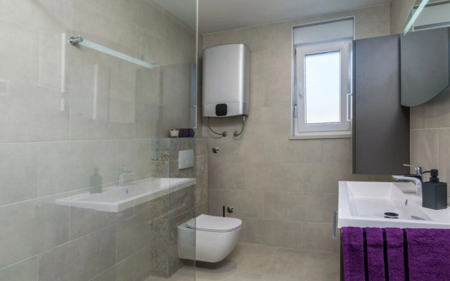 Villa Gloria Comfortable Holiday Residence