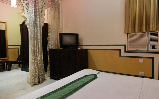 Rani Mahal Hotel
