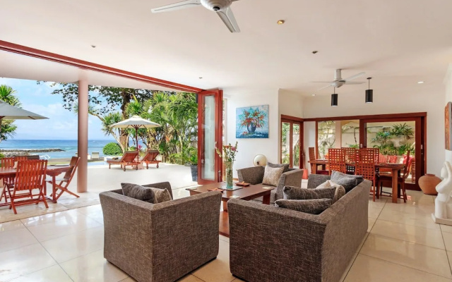 Villa Pantai by Villa Finder