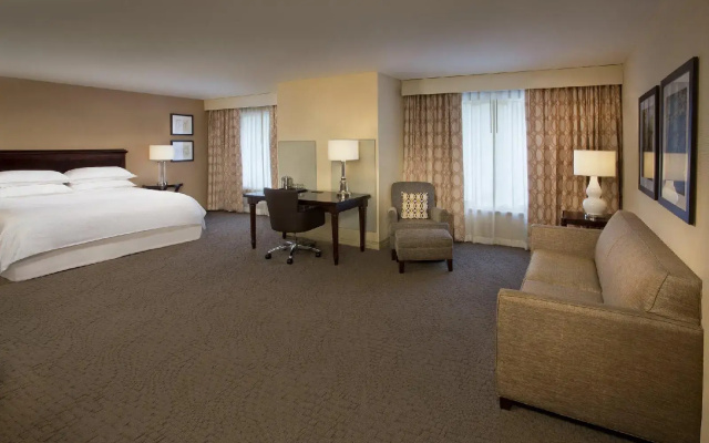 Sheraton Louisville Riverside Hotel