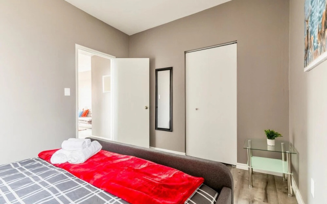 Cozy 1 King BR Apt With Netflix - Prime Location