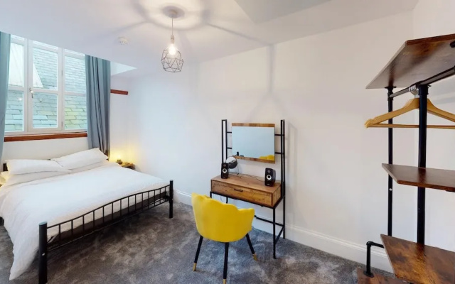 Hu1 Boutique City Apartment - Sleeps 6