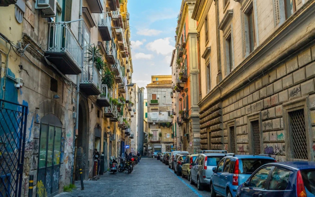 A Pochi Passi da Piazza del Gesù by Wonderful Italy