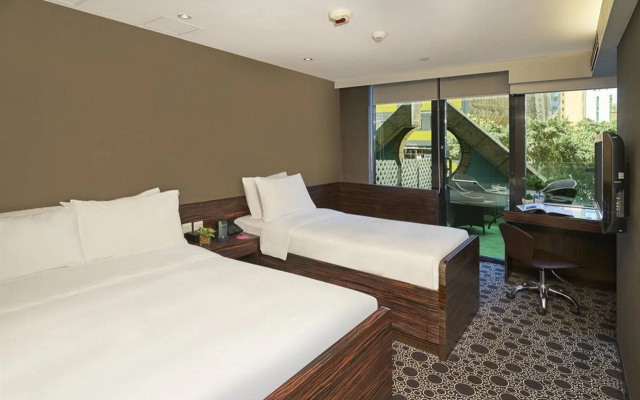 J Link Hotel