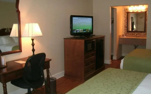 Quality Inn Merry Acres