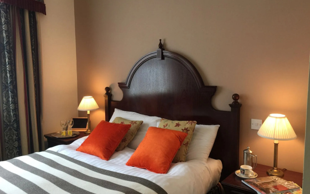 Taunton House Hotel