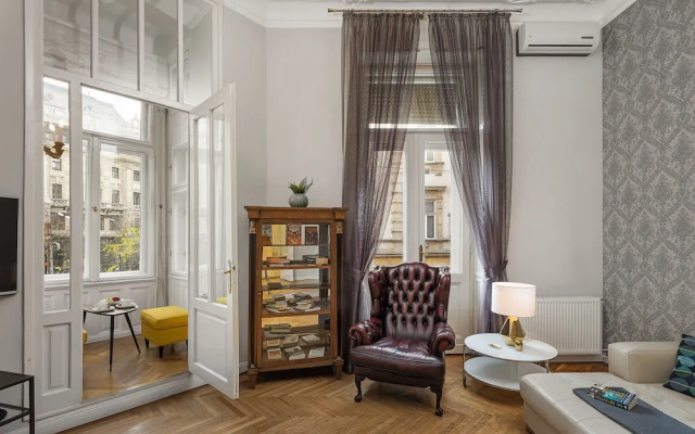 New York Palace View Apartment