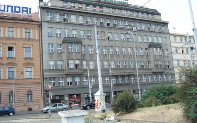 Отель Pension Unie вид на фасад
