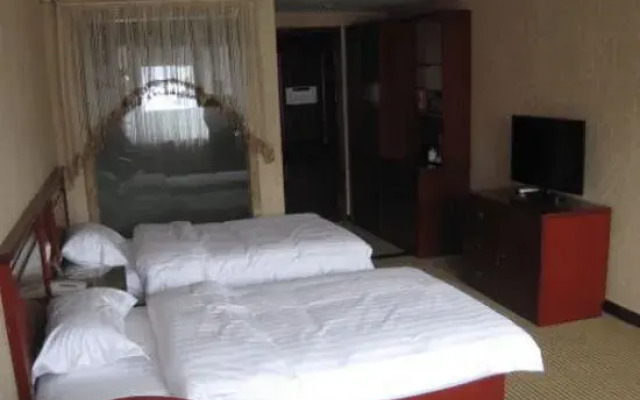 Xintiandi Fashion Hotel (Wafangdian Railway Station)