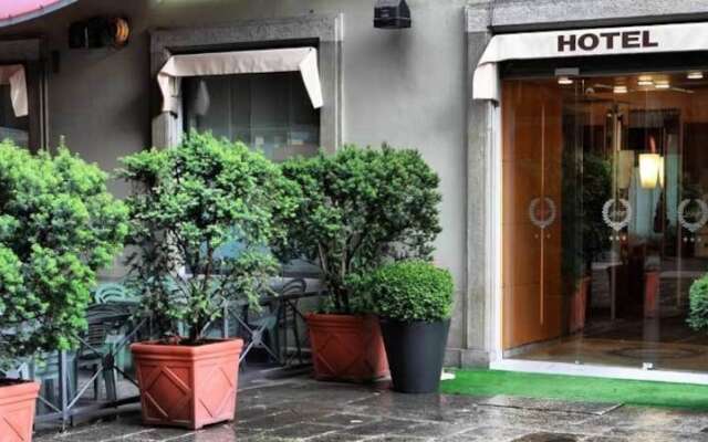 Le Petit Hotel вид на фасад