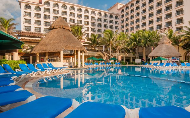 Отель Club GR Solaris Cancun - Premier All Inclusive Мексика, Канкун - 8 отзывов об отеле, цены и фото номеров - забронировать отель Club GR Solaris Cancun - Premier All Inclusive онлайн вид на фасад