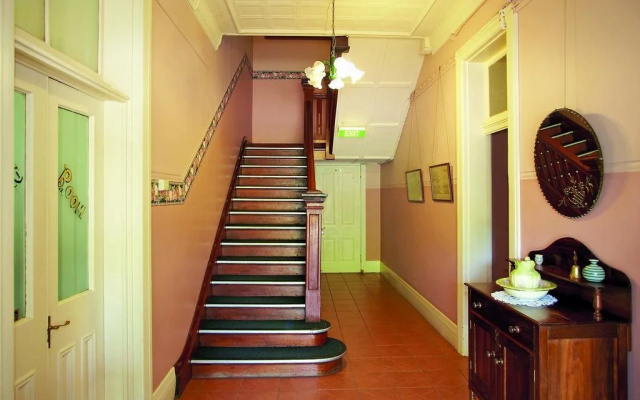 Abernethy House