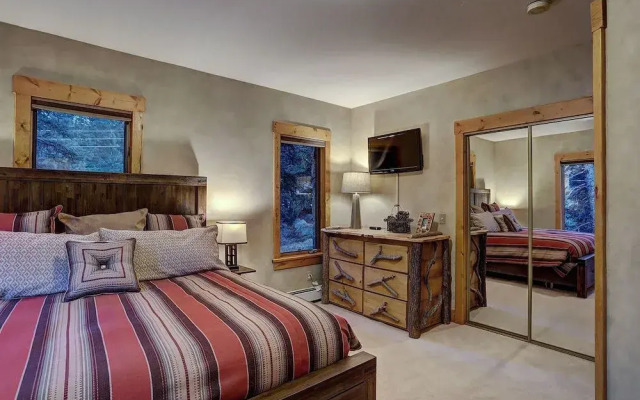 Pine Forest Lodge