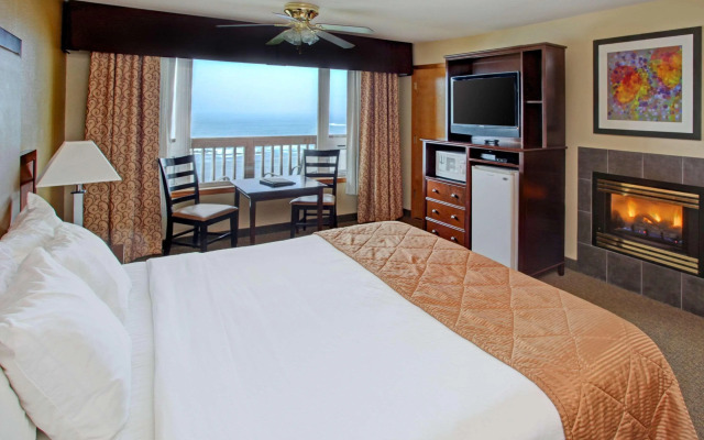 Clarion Inn Surfrider Resort
