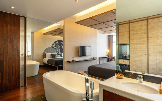 The Isvara By Cove