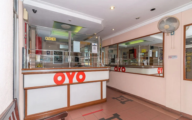 Hotel Holiday Park by OYO Rooms