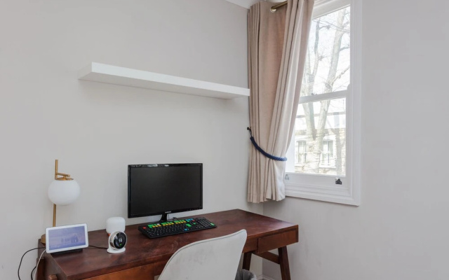 Newly Refurbished 4 Bedroom House in East London