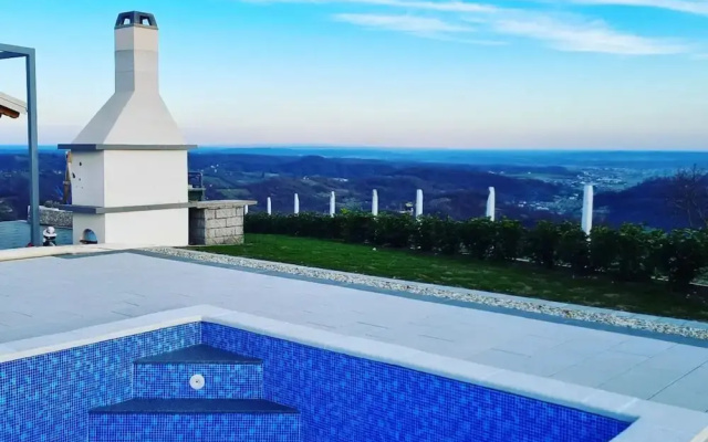 Villa Cerina With Outdoor Swimming Pool